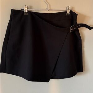 Steve Madden Black Skort with P/LG
